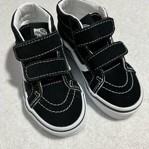 NWT Vans Kids Black and White High-Top Sneakers